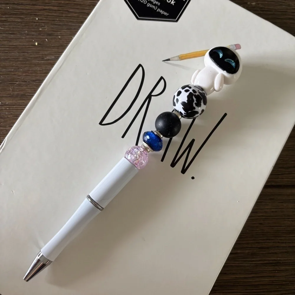 Disney Doorables: Wall-E: Eve handmade beaded pen